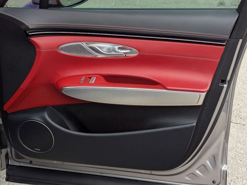 Used 2023 Genesis GV70 2.5T w/ Sport Prestige Package image 30