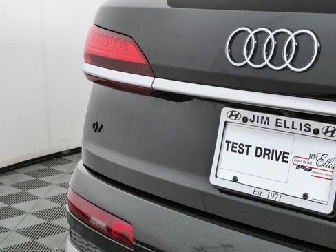 Used 2025 Audi Q7 3.0T Prestige AWD/4WD image 35
