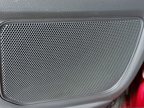 Used 2024 Toyota Sienna Limited image 22