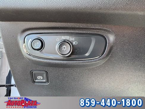 Used 2023 GMC Terrain SLE w/ Driver Convenience Package image 20