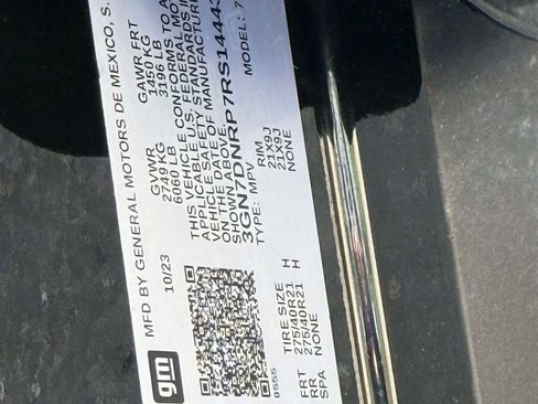 Used 2024 Chevrolet Equinox EV RS FWD image 32