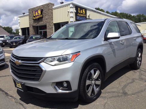 Used 2018 Chevrolet Traverse LT AWD/4WD image 1