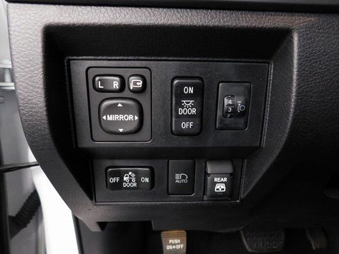 Used 2021 Toyota Tundra Platinum image 30