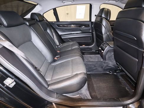 Used 2011 BMW 750Li xDrive image 19
