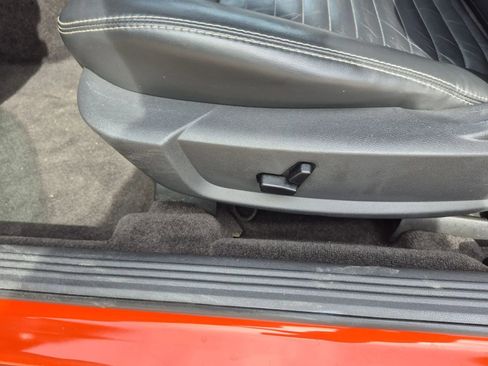 Used 2010 Dodge Challenger R/T image 16