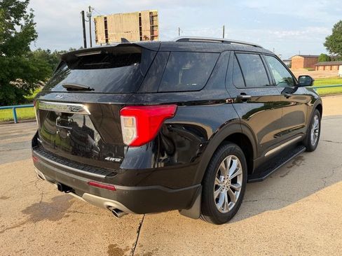 Used 2023 Ford Explorer Limited w/ Limited Technology Package AWD/4WD image 6