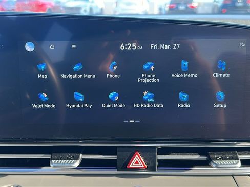 Certified 2025 Hyundai Elantra SEL image 25