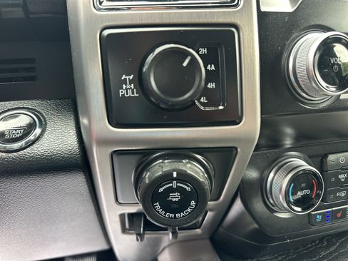 Used 2020 Ford F150 Platinum w/ Equipment Group 701A Luxury AWD/4WD image 17