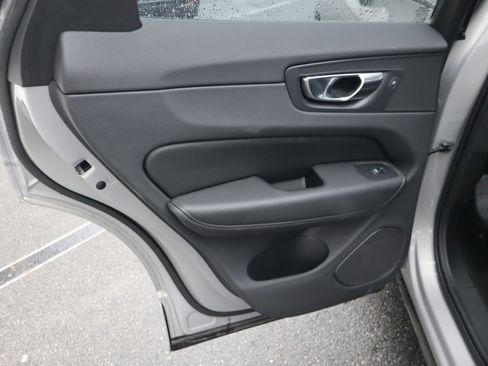 Used 2025 Volvo XC60 B5 Plus image 30