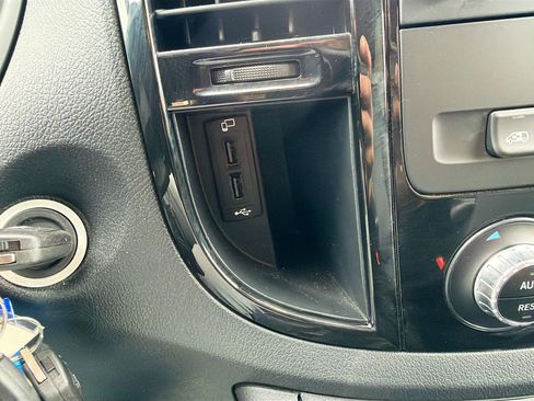 Used 2023 Mercedes-Benz Metris Passenger image 27