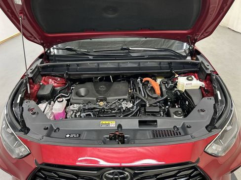 Used 2025 Toyota Highlander XLE image 25