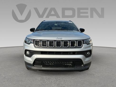 New 2025 Jeep Compass Latitude image 16