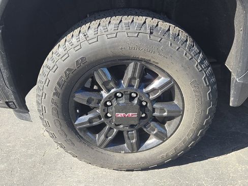 Certified 2025 GMC Sierra 3500 AT4 w/ AT4 Premium Plus Package image 7