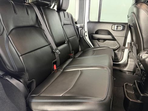 Used 2024 Jeep Wrangler Unlimited Rubicon 4xe AWD/4WD image 21