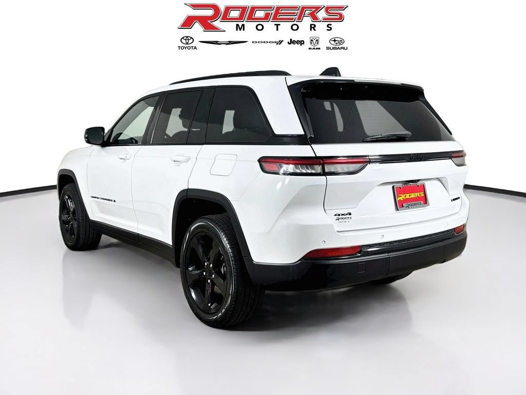 Certified 2025 Jeep Grand Cherokee Limited w/ Black Appearance Package AWD/4WD image 6