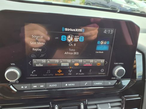 Used 2024 Nissan Pathfinder SV image 15