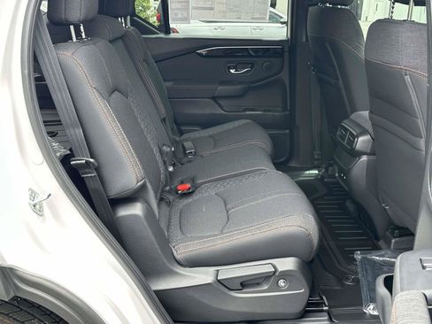 New 2026 Honda Pilot Sport image 7