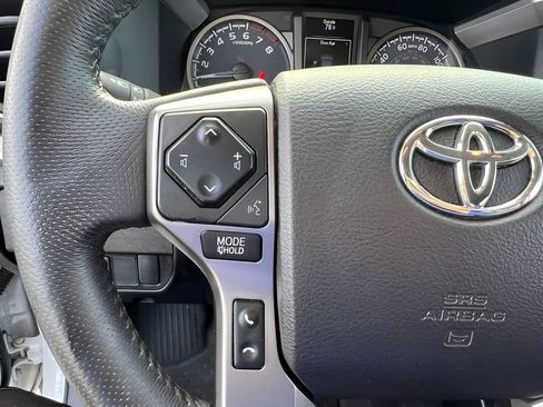 Certified 2021 Toyota Tacoma SR5 AWD/4WD image 19