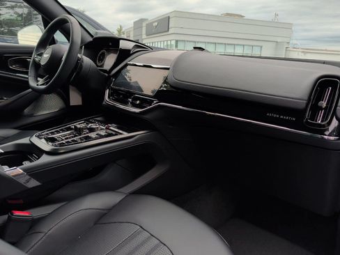 Used 2025 Aston Martin DBX 707 AWD/4WD image 40