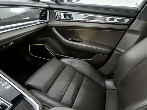 Used 2017 Porsche Panamera Turbo image 39
