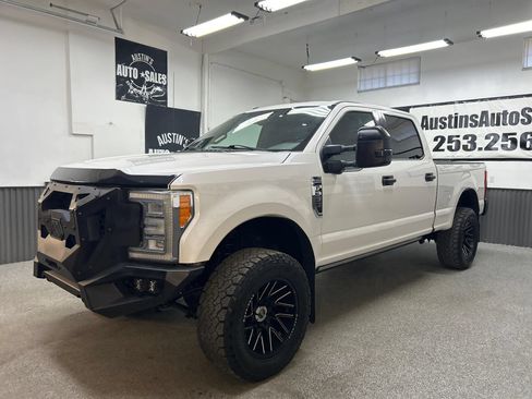 Used 2017 Ford F350 Platinum w/ Platinum Ultimate Package AWD/4WD image 3