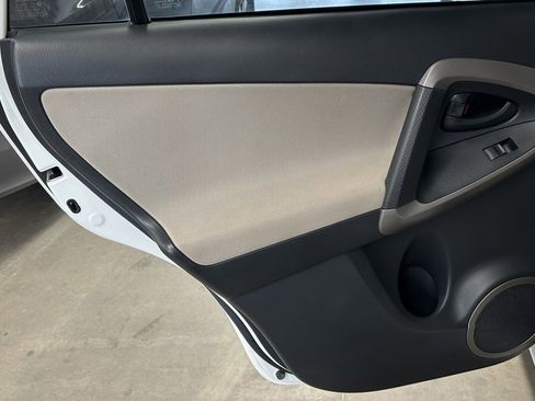 Used 2008 Toyota RAV4 Limited image 14