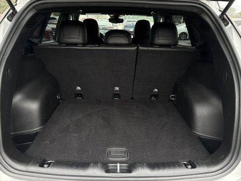 Used 2025 Jeep Compass Trailhawk image 34