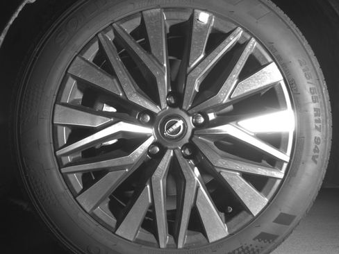 Used 2025 Nissan Altima 2.5 SV FWD image 15