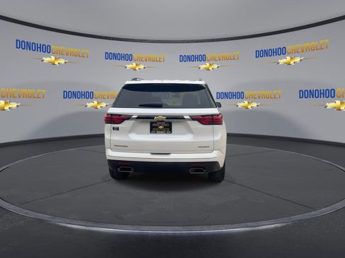 Used 2023 Chevrolet Traverse Premier FWD image 10