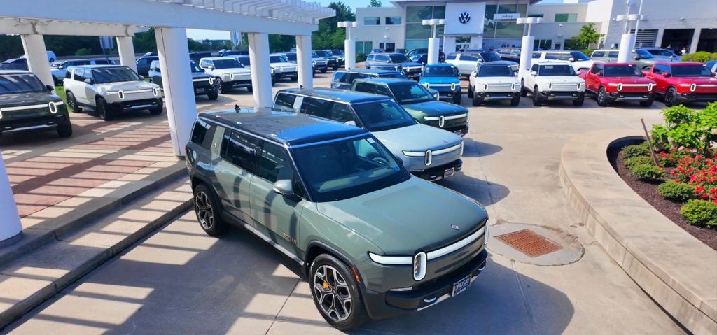 Used 2022 Rivian R1T Launch Edition AWD/4WD image 6