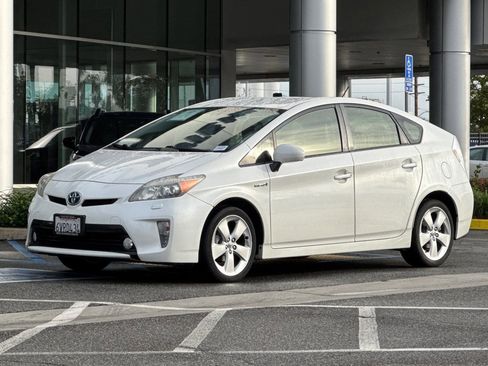 Used 2012 Toyota Prius Five image 8
