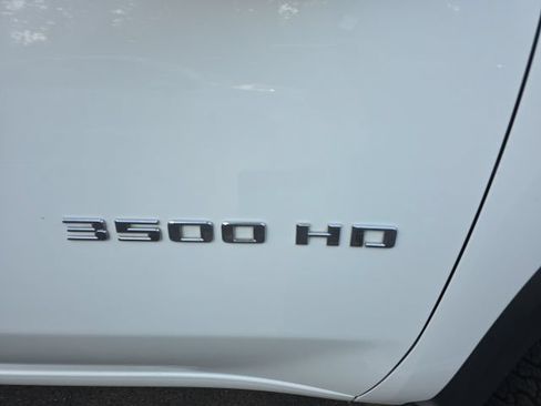 Used 2022 Chevrolet Silverado 3500 LT w/ Convenience Package AWD/4WD image 6