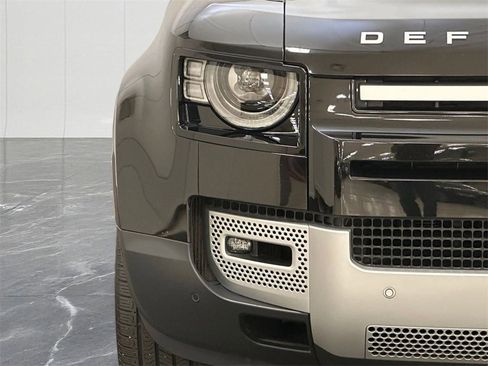 Used 2020 Land Rover Defender 110 First Edition image 15