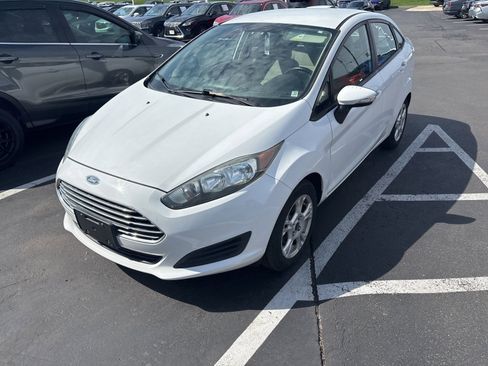 Used 2014 Ford Fiesta SE image 12