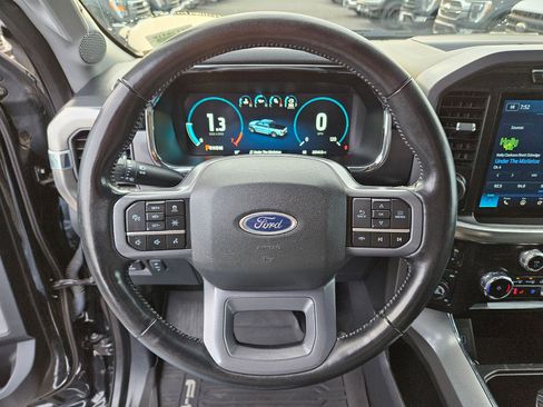 Used 2023 Ford F150 Lariat w/ Trailer Tow Package image 19