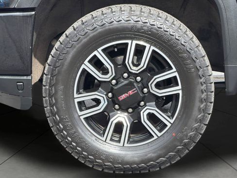 Used 2021 GMC Sierra 3500 AT4 w/ AT4 Premium Plus Package AWD/4WD image 11