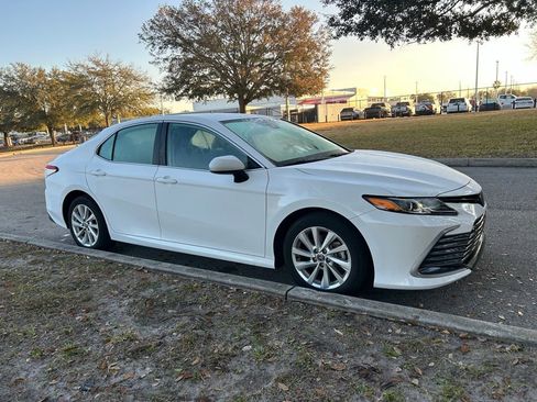 Used 2023 Toyota Camry LE image 7