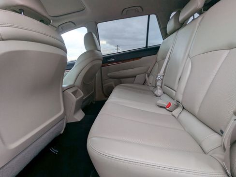 Used 2011 Subaru Outback 2.5i Limited w/ PWR Moonroof Pkg image 10