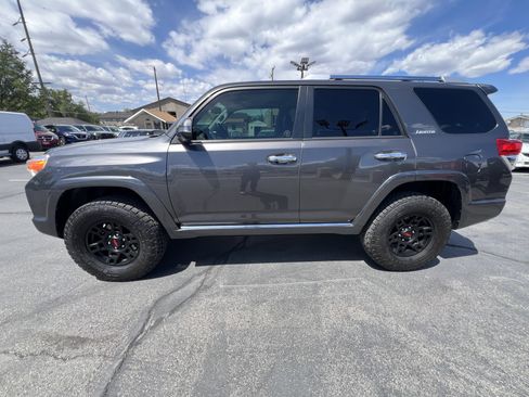 Used 2013 Toyota 4Runner Limited AWD/4WD image 5