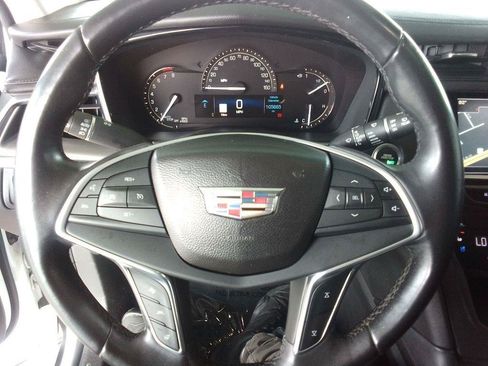 Used 2017 Cadillac XT5 Premium Luxury FWD image 8