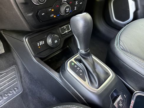 Used 2019 Jeep Renegade Sport w/ UConnect 7.0 Group AWD/4WD image 29