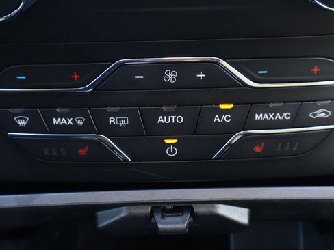 Used 2019 Ford Edge SEL w/ Equipment Group 201A FWD image 24