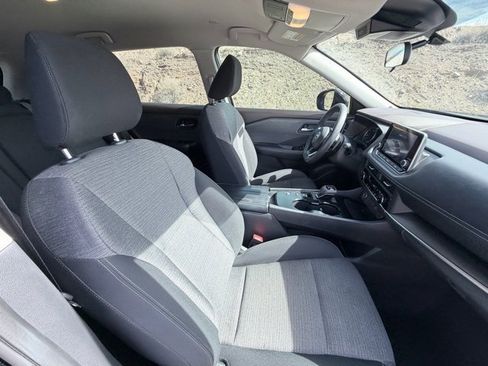 Used 2023 Nissan Rogue SV image 27