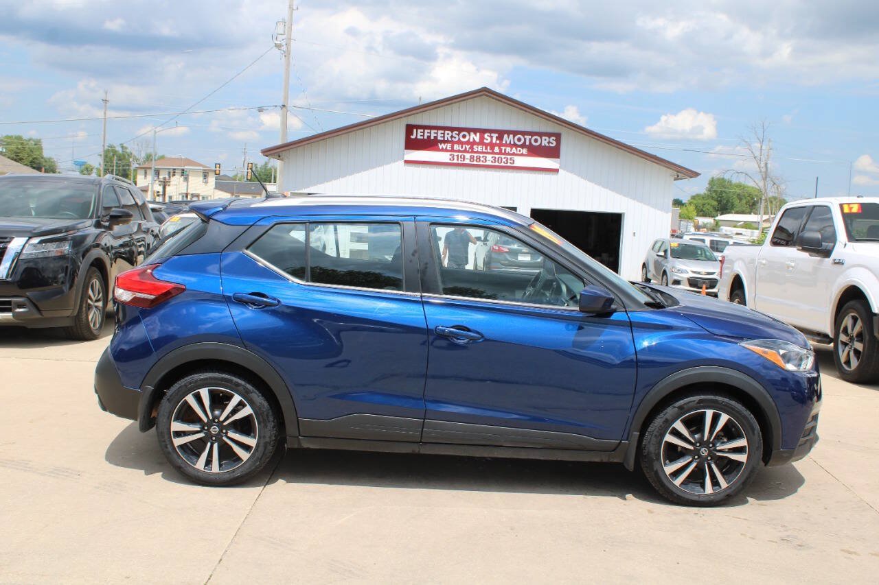 Used 2019 Nissan Kicks SV FWD image 1