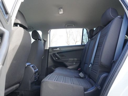 Used 2022 Volkswagen Tiguan S image 33