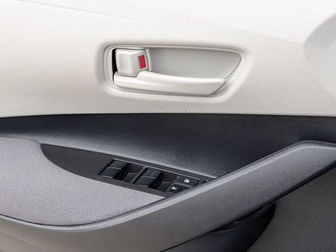 Used 2025 Toyota Corolla LE FWD image 23