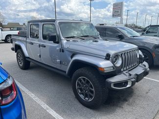 Used 2020 Jeep Gladiator Overland video 1