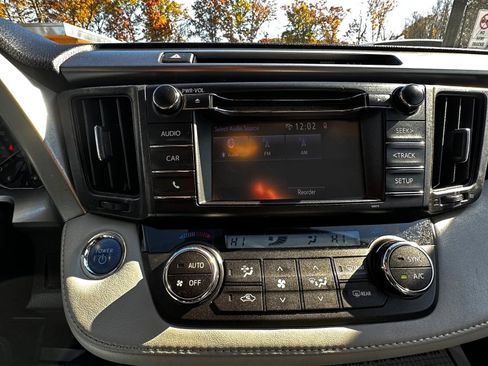 Used 2018 Toyota RAV4 XLE image 14