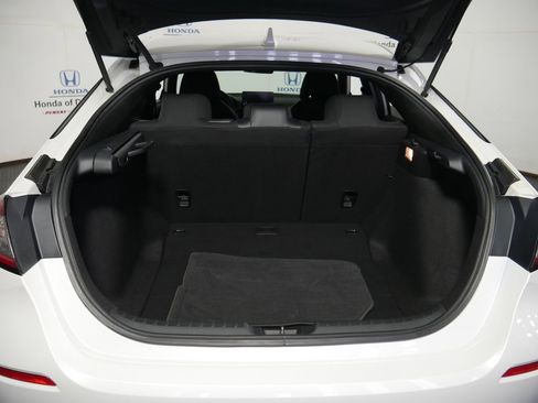 Used 2023 Honda Civic Sport image 11