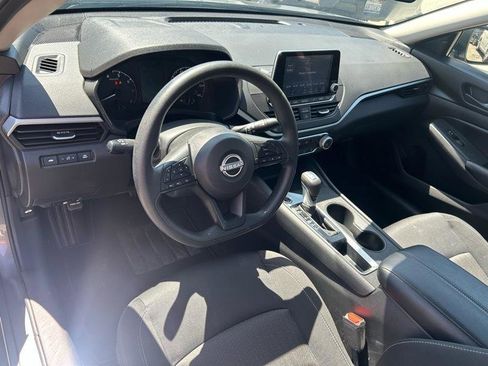 Used 2025 Nissan Altima 2.5 S FWD image 8